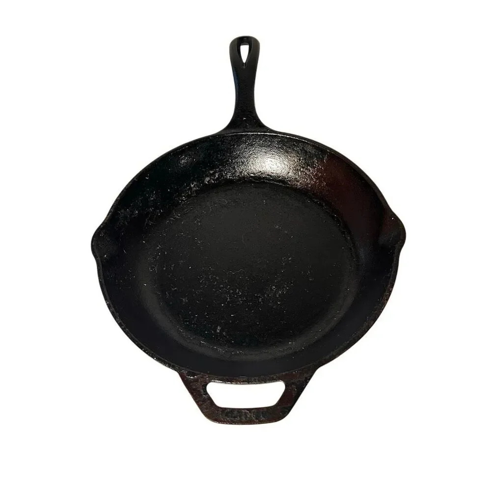 Lodge vintage cast